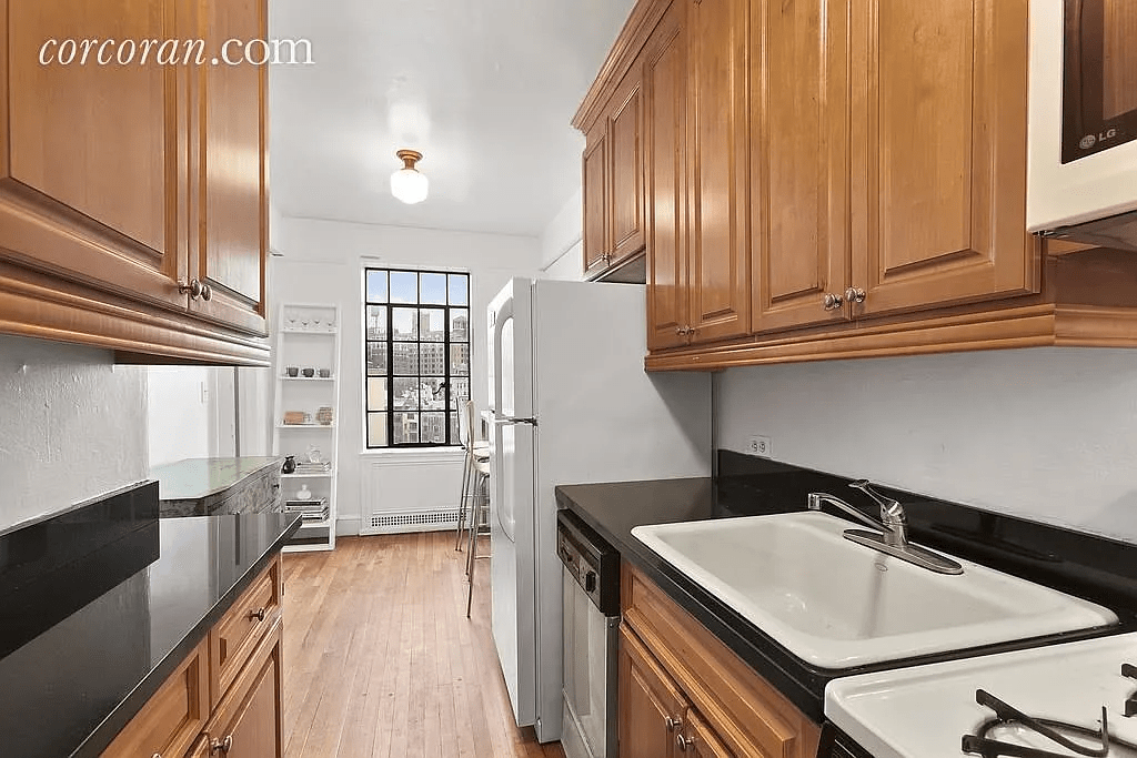 1 Christopher St APT 9C