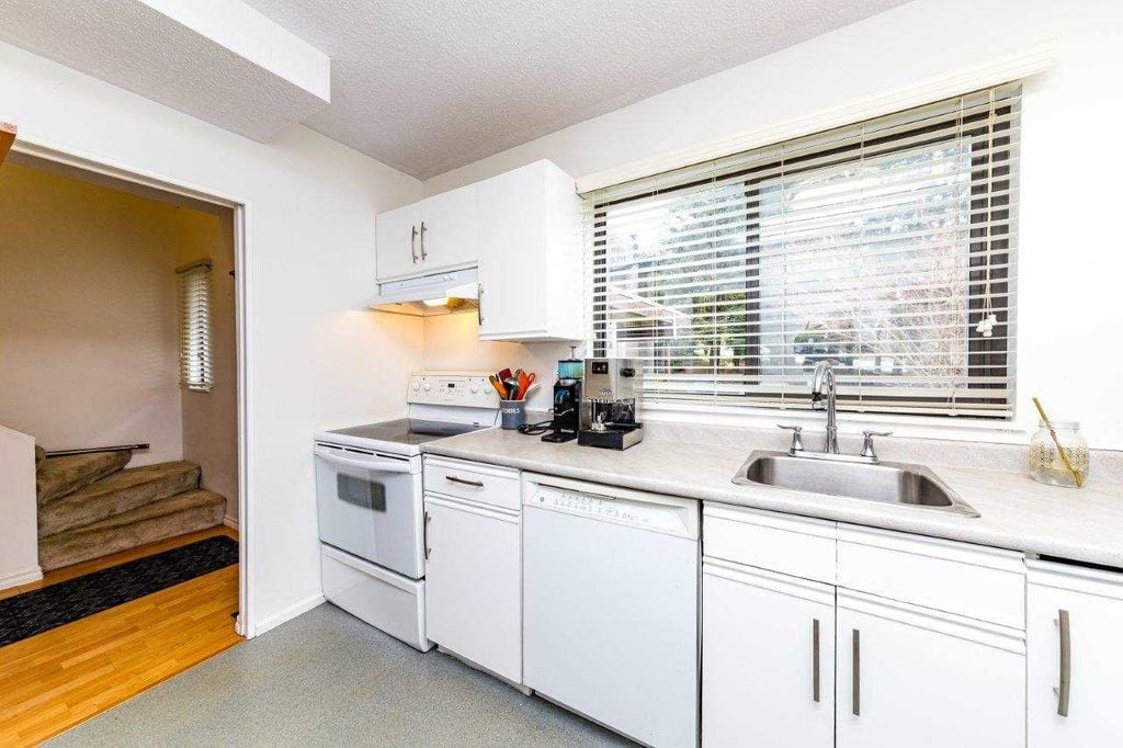 951 Old Lillooet Rd