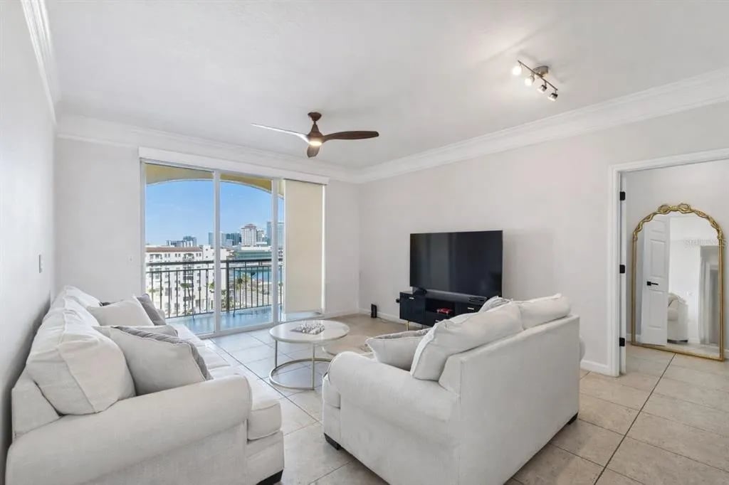 345 Bayshore Blvd, Apt 906