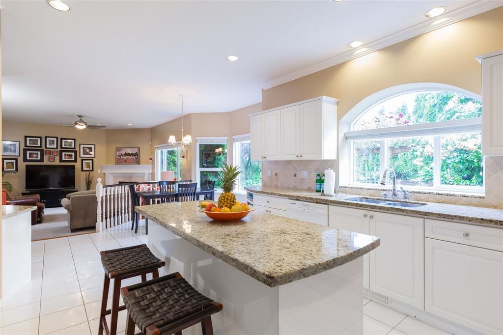 15255 83 Ave