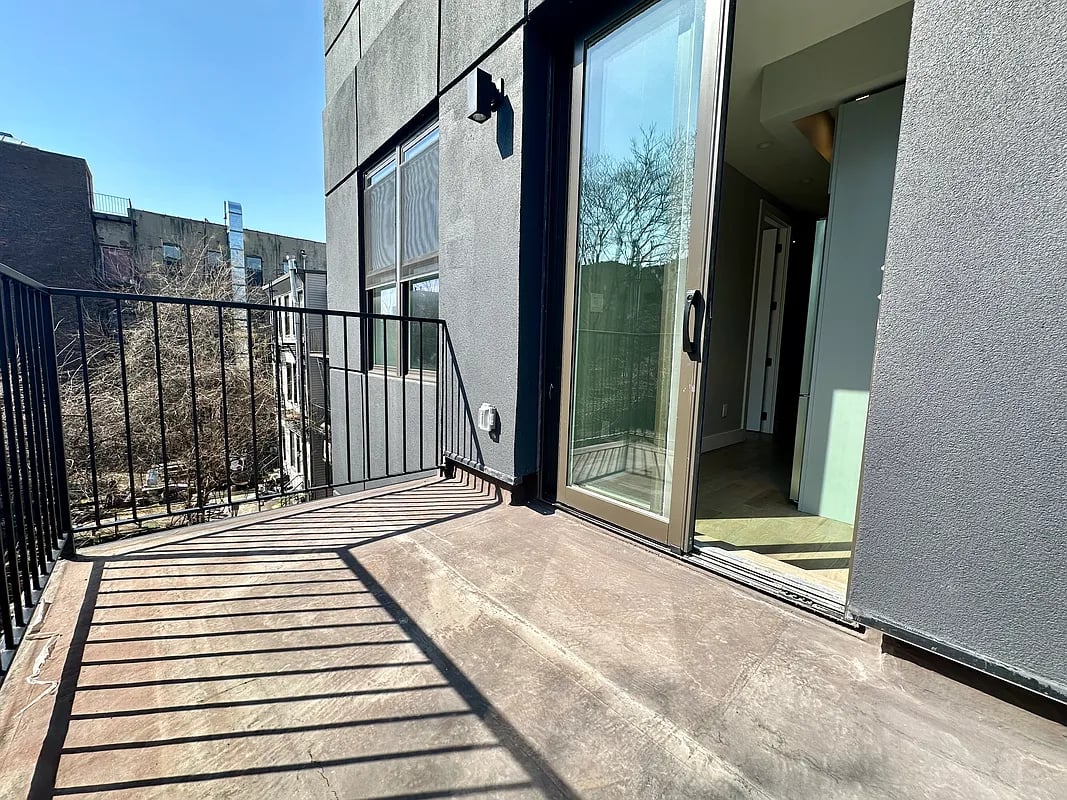 254 Melrose St 4B