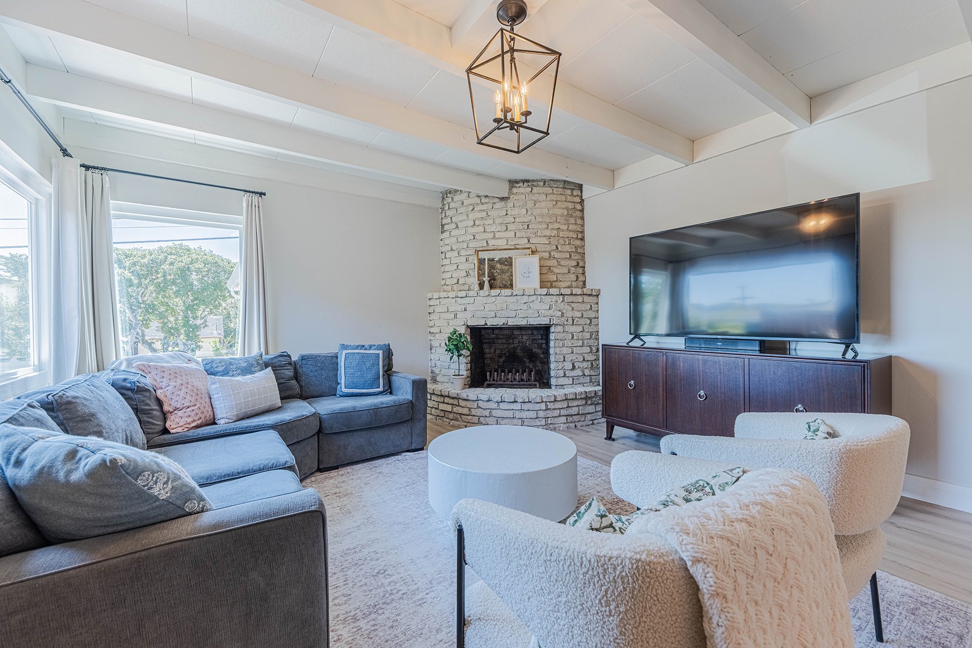 Charming Monterey Haven - 1056 Harrison St