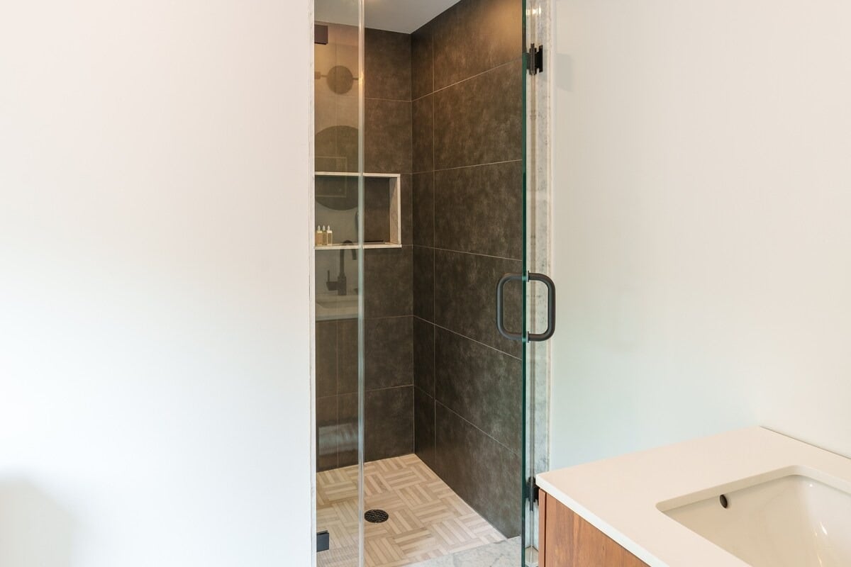 Edgartown Designer Retreat With Pool & Hot Tub