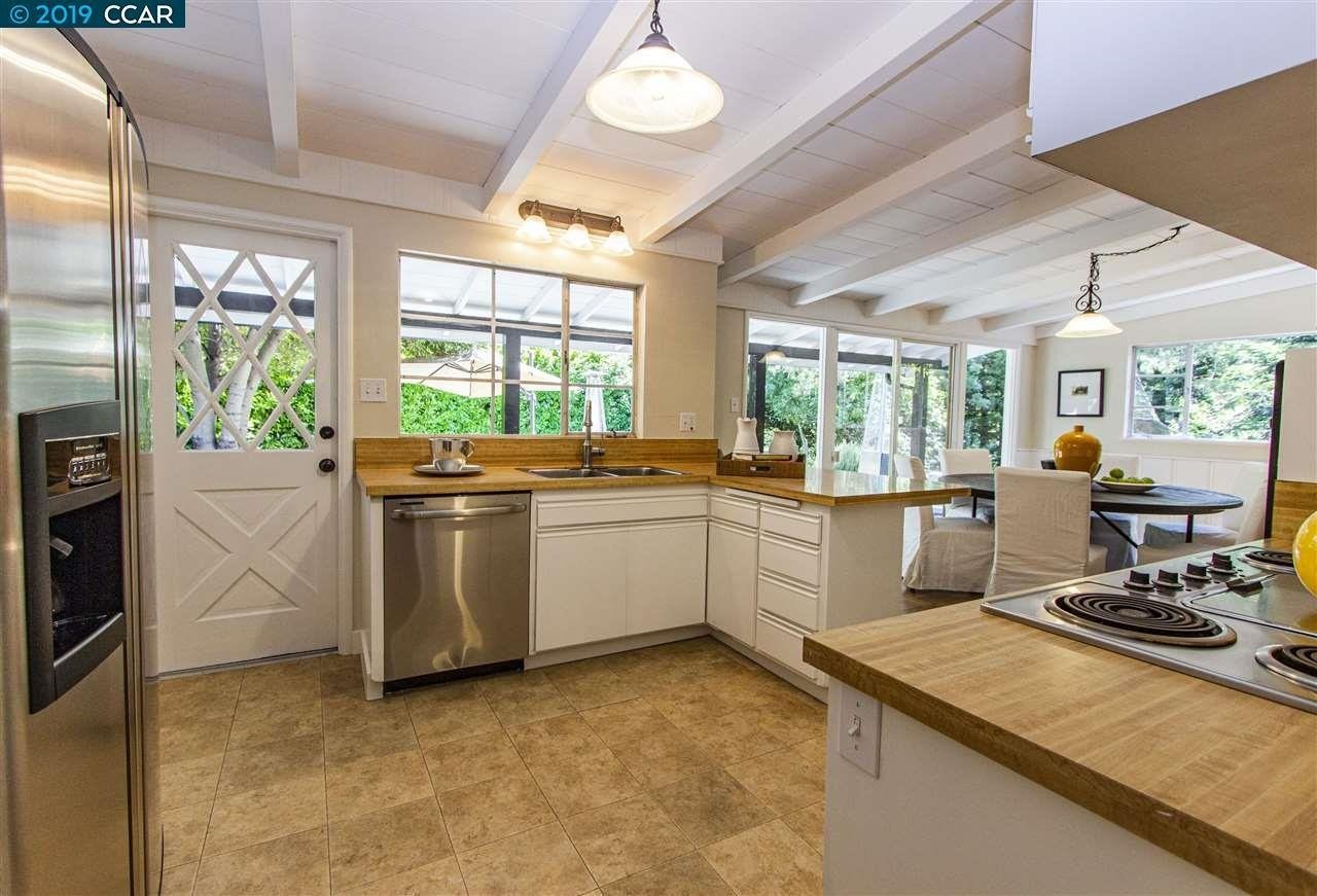 1061 Glen Ct