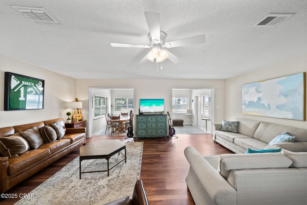 180 Belaire Dr