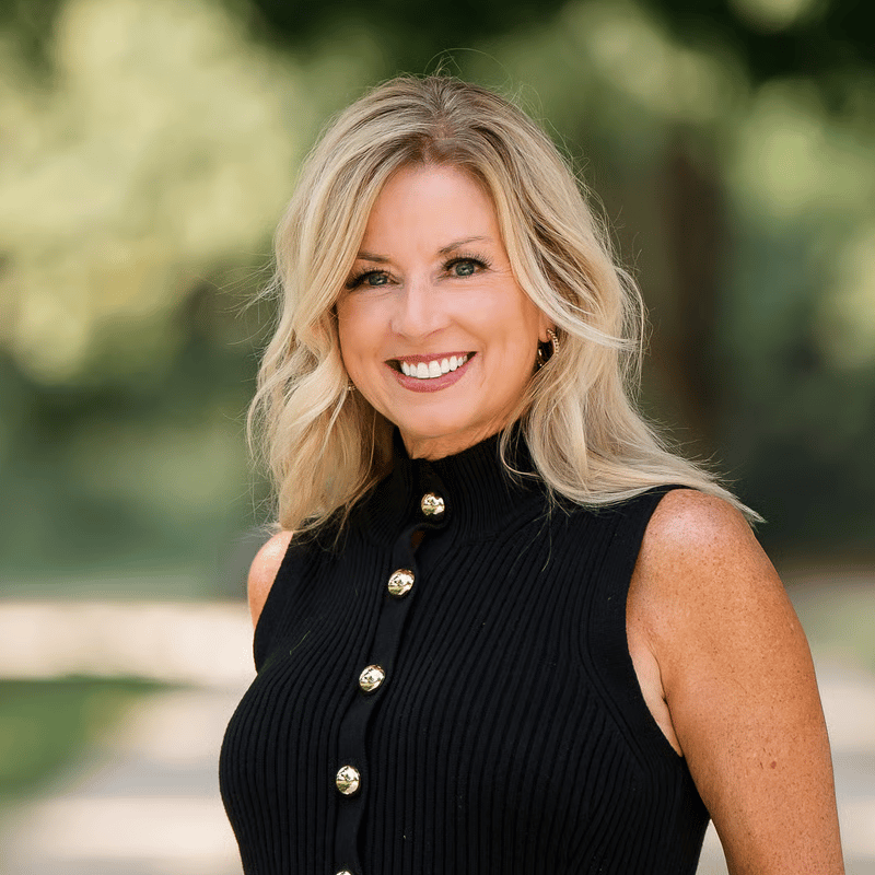 Amy Hill Naperville, IL Real Estate Agent Headshot