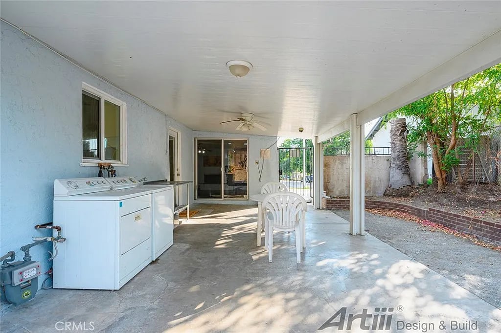 656 W 52nd St
