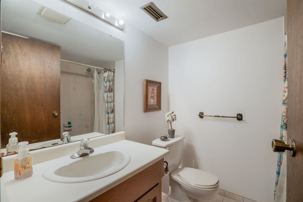 11701 Summit Cres