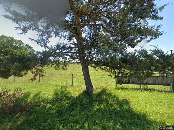 909 Happy Hollow Rd
