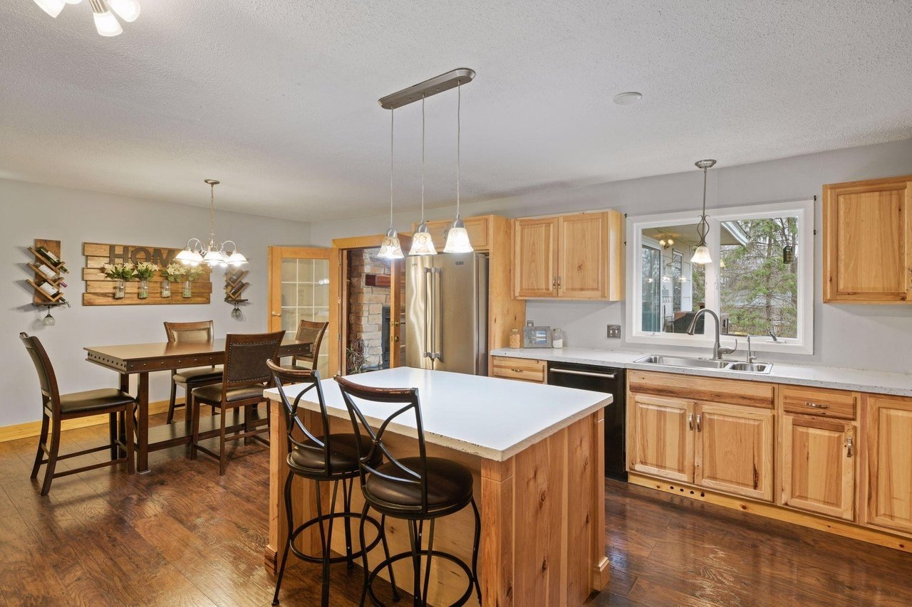 1713 Deerwood Dr