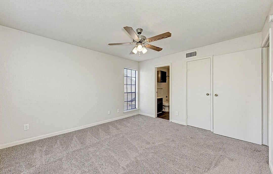 Amazing 1/1 value apartment home in north-central Austin