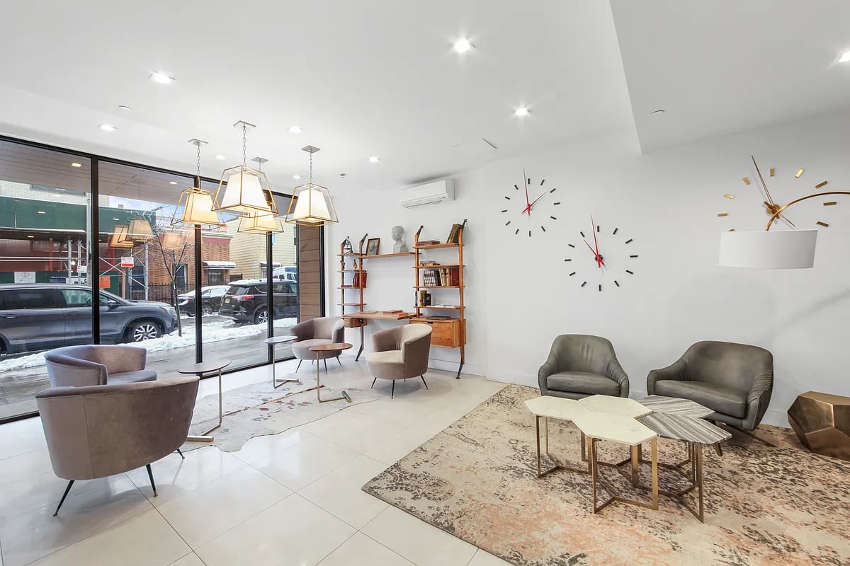 709 Hart Street Unit: 3F