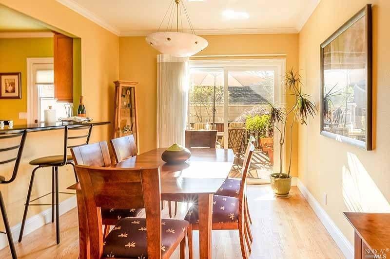 22 Creekside Ct