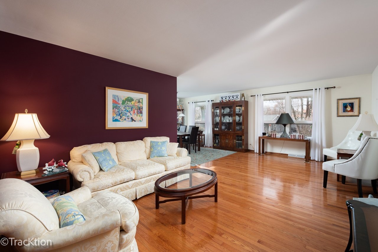5924 Fairmont Dr
