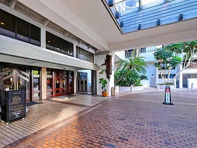 520 Brickell Key Dr #A604