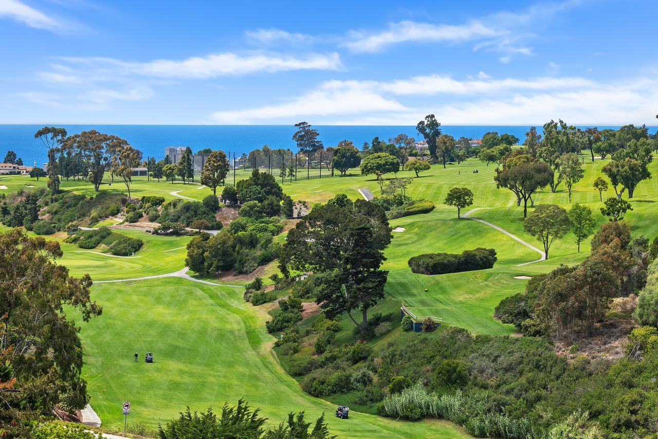 6627 Muirlands Dr, La Jolla, CA 92037