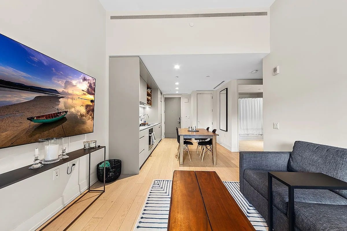 550 Vanderbilt Ave APT 207