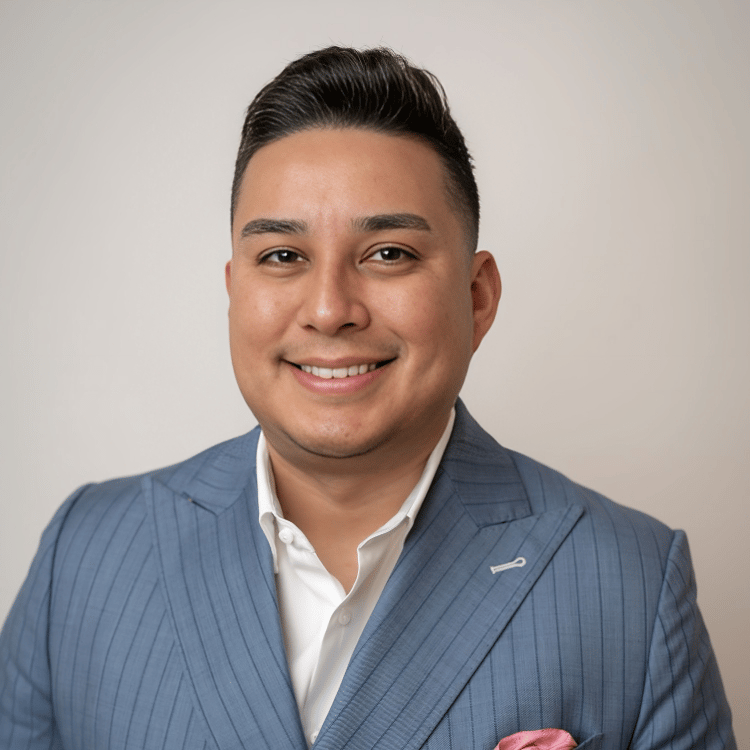 Alejandro Trujillo Chicago, IL Real Estate Agent Headshot