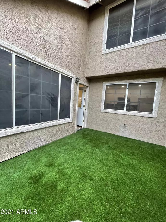 1633 E Lakeside Drive #175