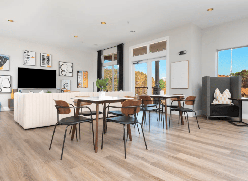 Lease Today and Enjoy 6 WEEKS FREE!