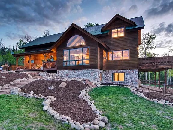 27925 Echo Valley Ln