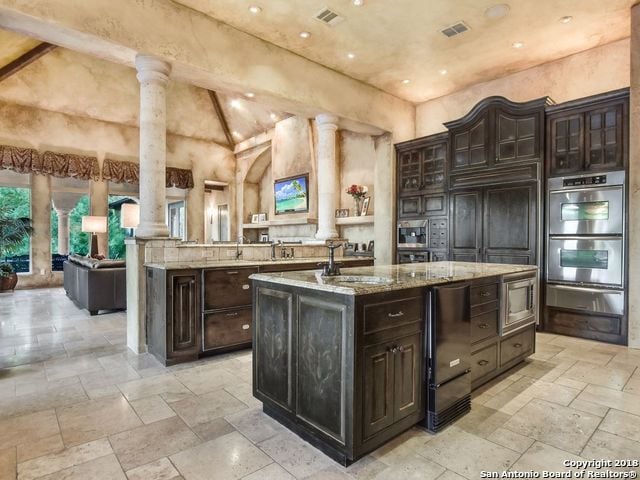 11402 Cat Springs