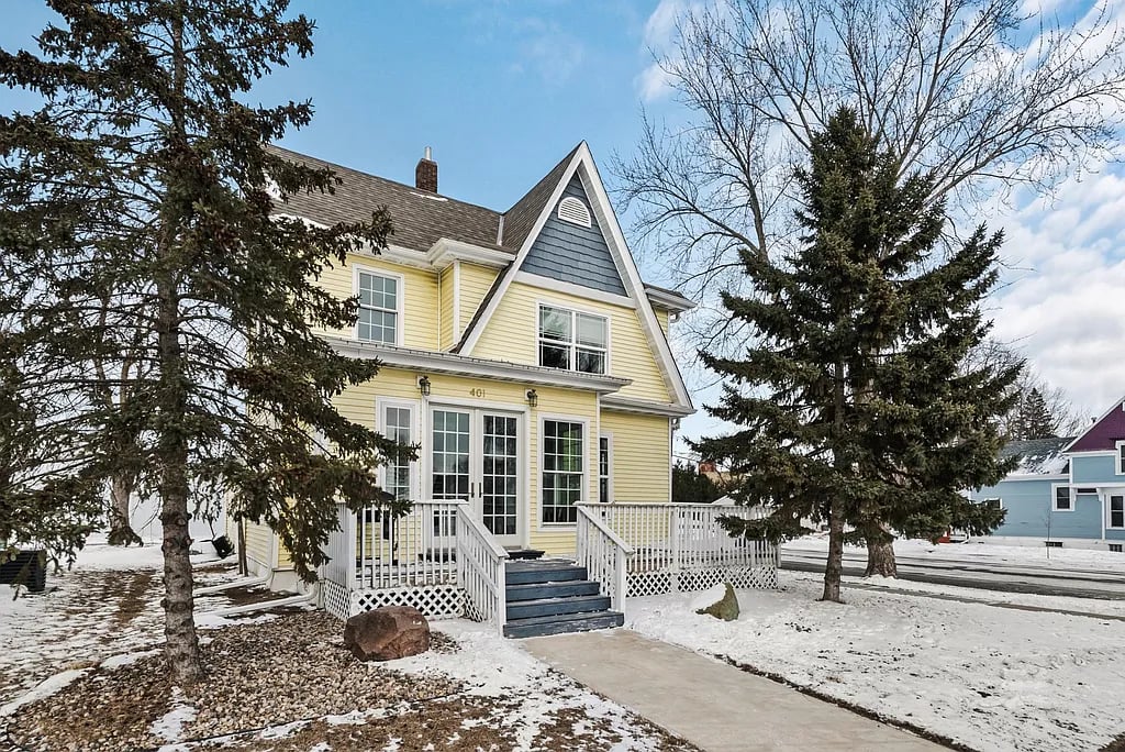 401 W Adams St