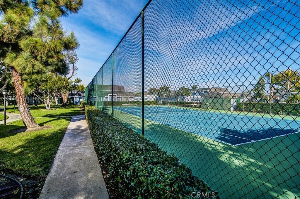 21131 Sailors Bay Ln