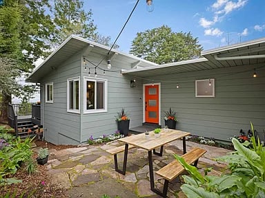 256 Fairlawn Dr