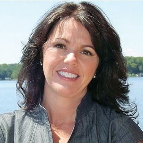 Stephanie Gainey Littleton, NC Real Estate Agent Headshot