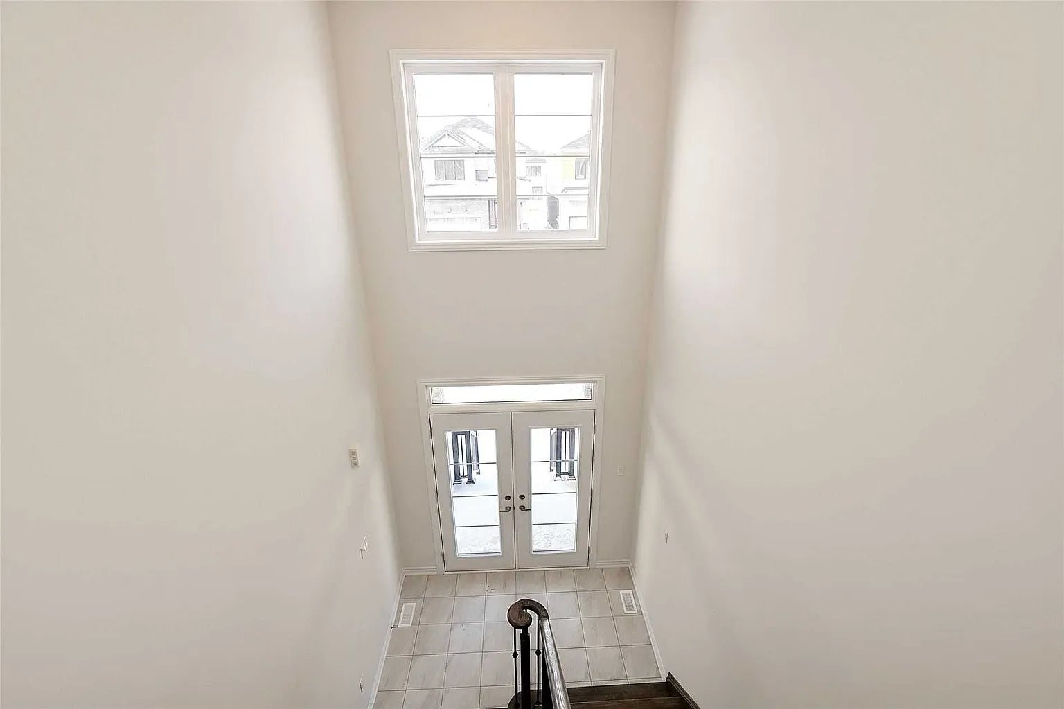 22 Charm Place N