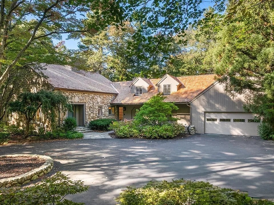 24 Trailside Rd
