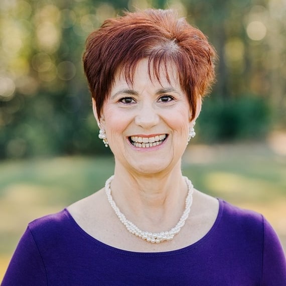 Lisa Ortiz Richmond Hill, GA Real Estate Agent Headshot