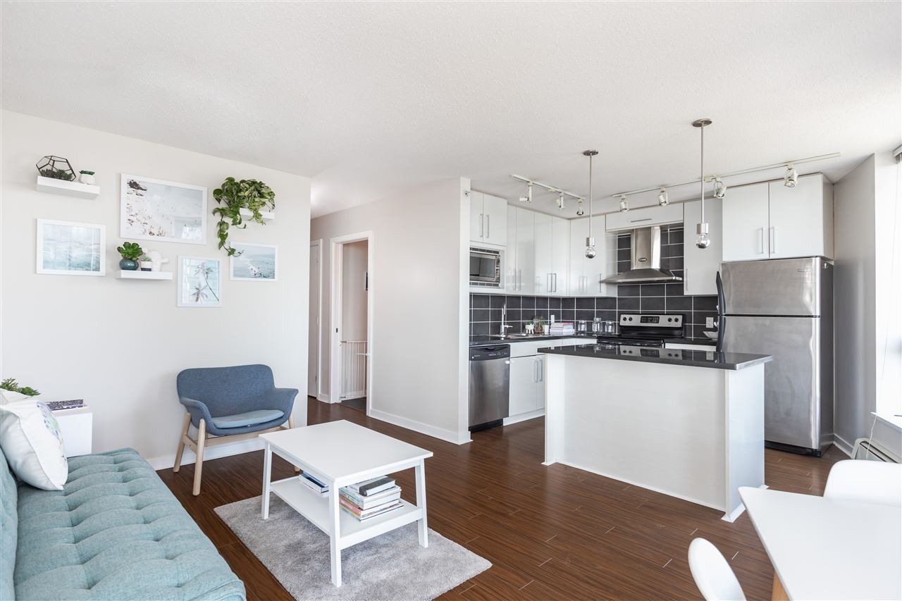 188 Keefer Pl, #1607