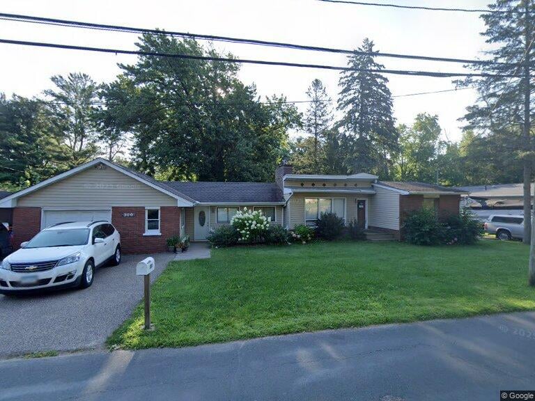 300 Warner Ave S