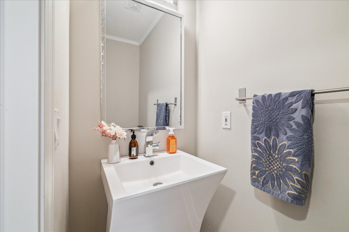 2509 Armour Crescent