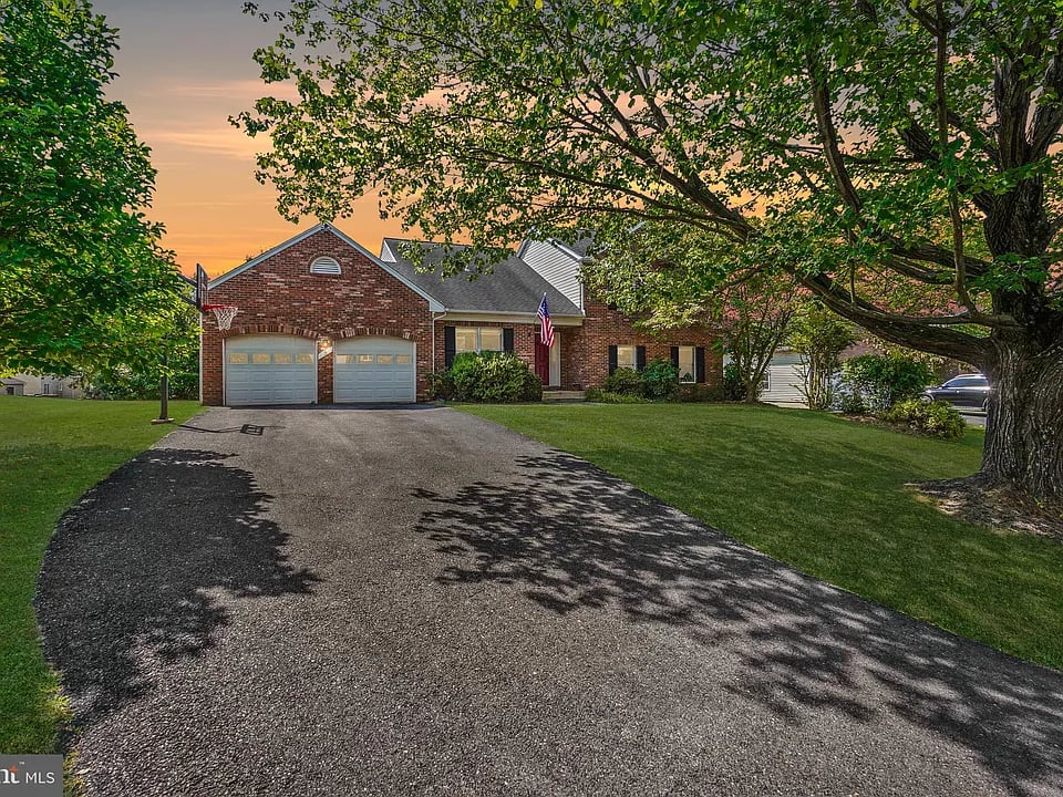 9 Fairdale Ct