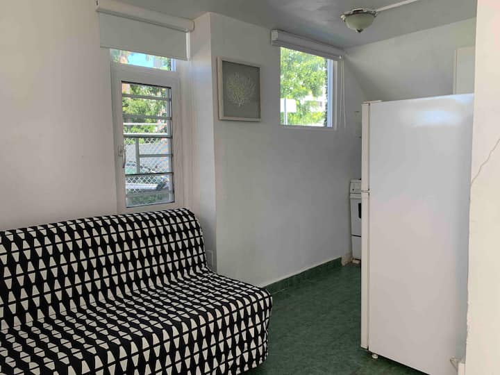 Beach House Apt 9 • 1BR + Sofa Bed • Full Kitchen - Airbnb