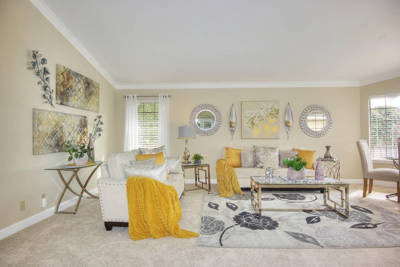 11332 Rolling Hills Dr