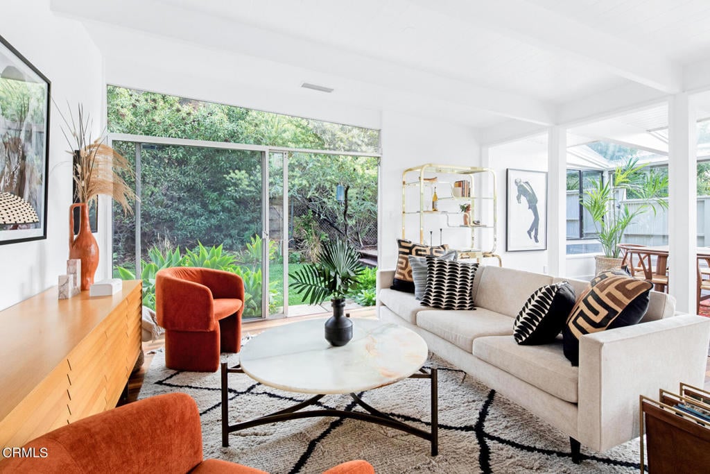 9081 Wonderland Park Ave