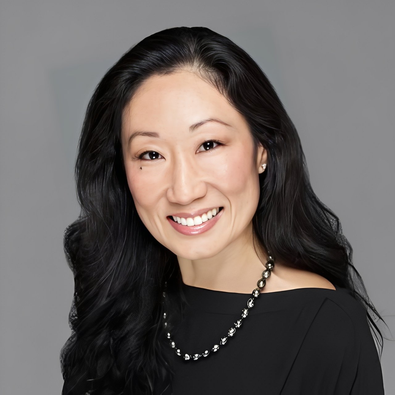 Jeanie Schmaltz Honolulu, HI Real Estate Agent Headshot