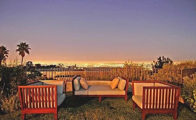 9371 Beverly Crest Dr