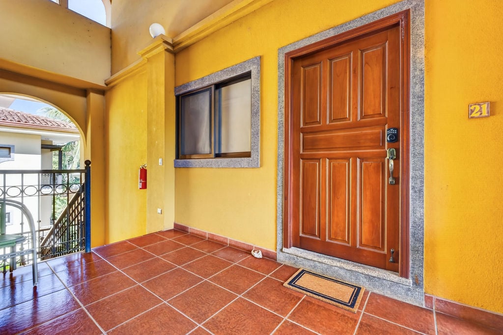 The Oaks #21 | Top-Floor, Turnkey Condo Minutes from Tamarindo