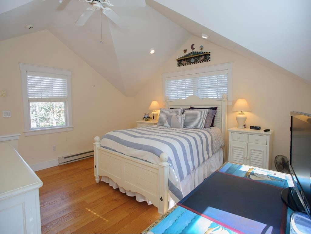 283 Pond Rd