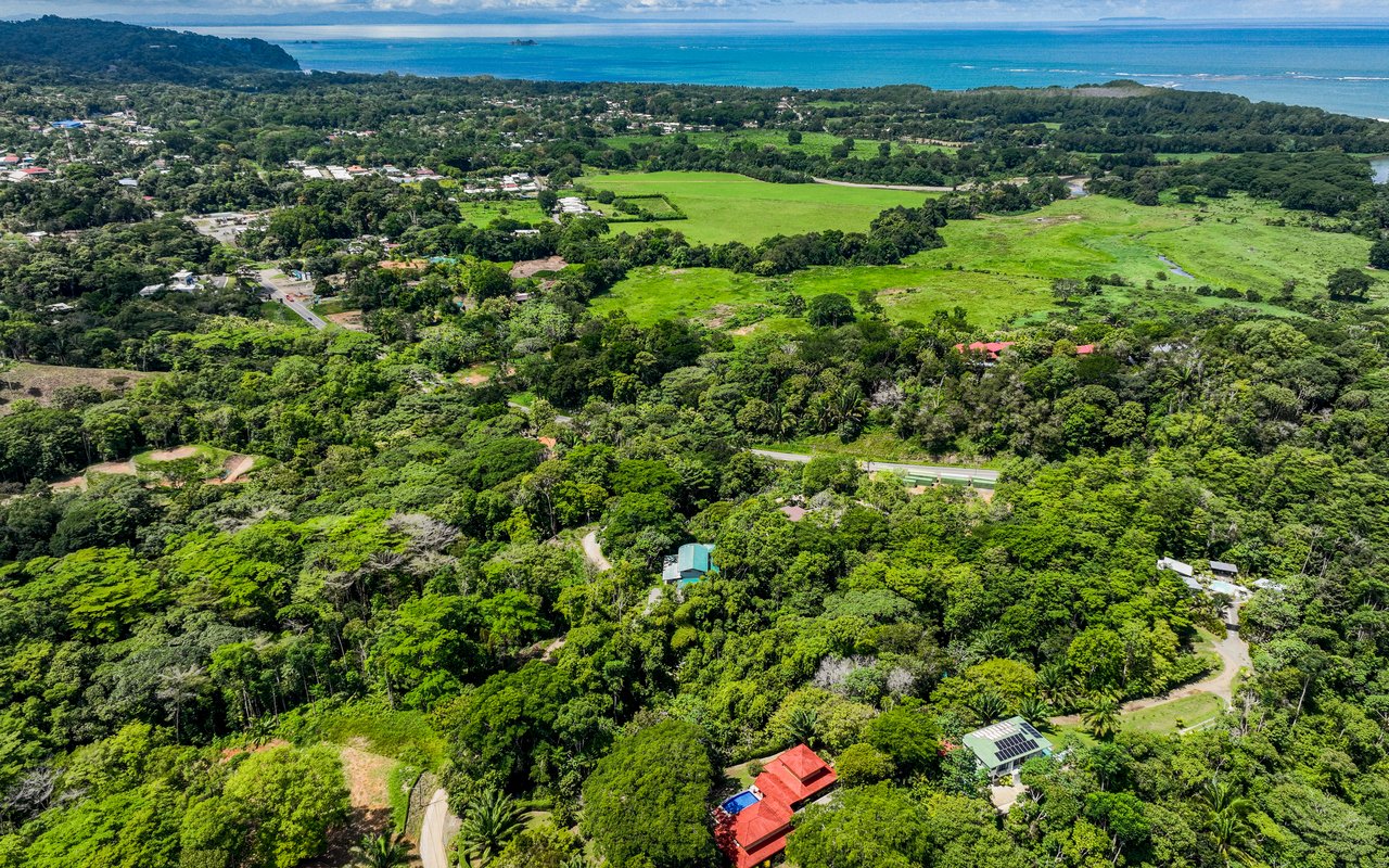 Tropical Getaway with Two Villas and Lush Gardens Near the Heart of Uvita