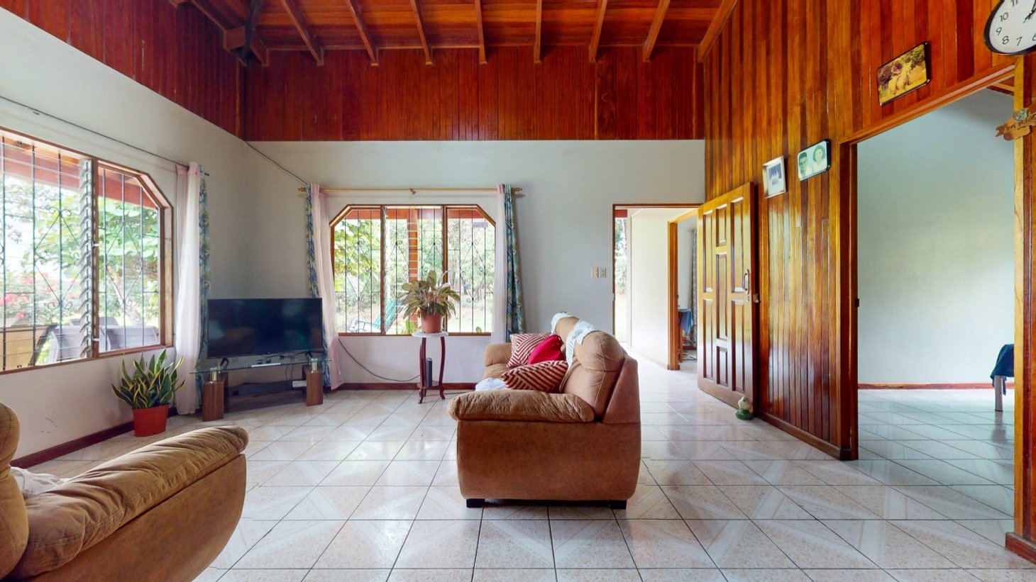 House for Sale in Ojochal, Costa Rica – Traditional Charm on 2.75 Acres