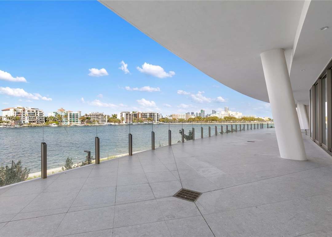 5 Grove Isle Dr Unit S201