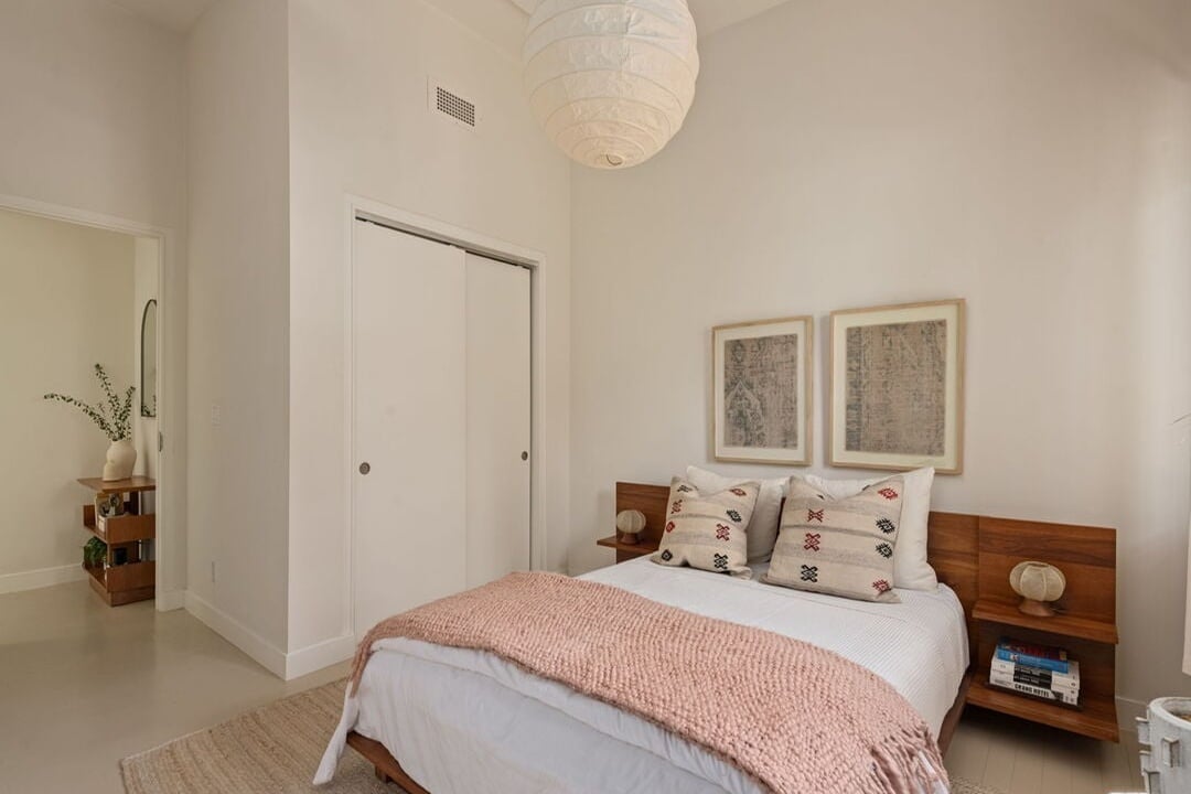 Northstar Pavilion, Amor Rd, 90046