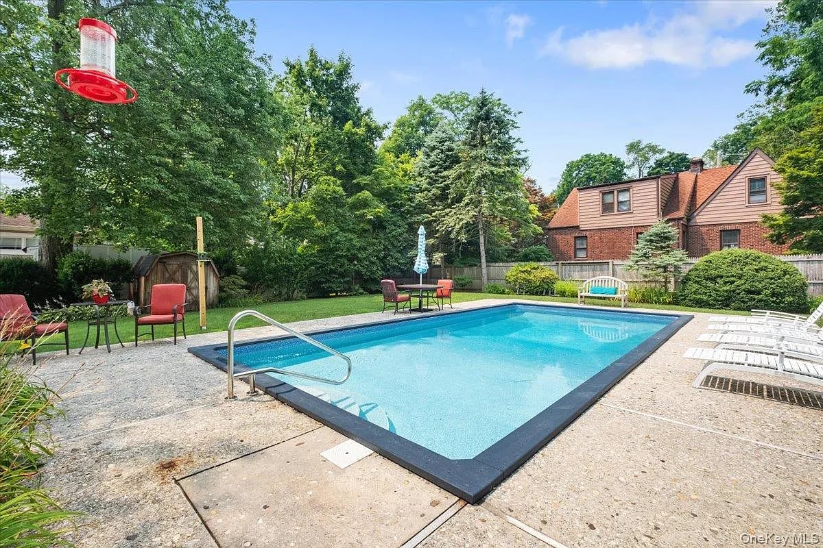 651 Secor Rd