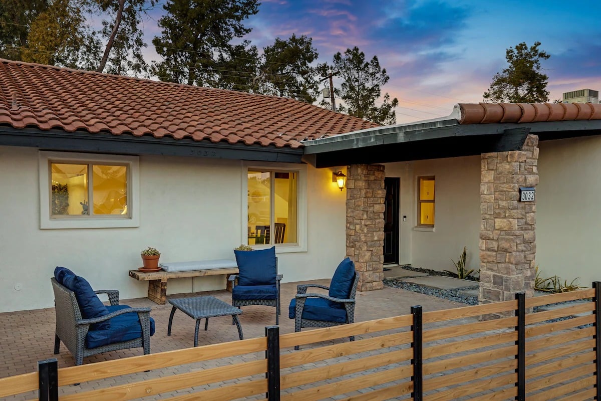 Huge Golf Course Home-Free Heated Pool/Theatre/Gym